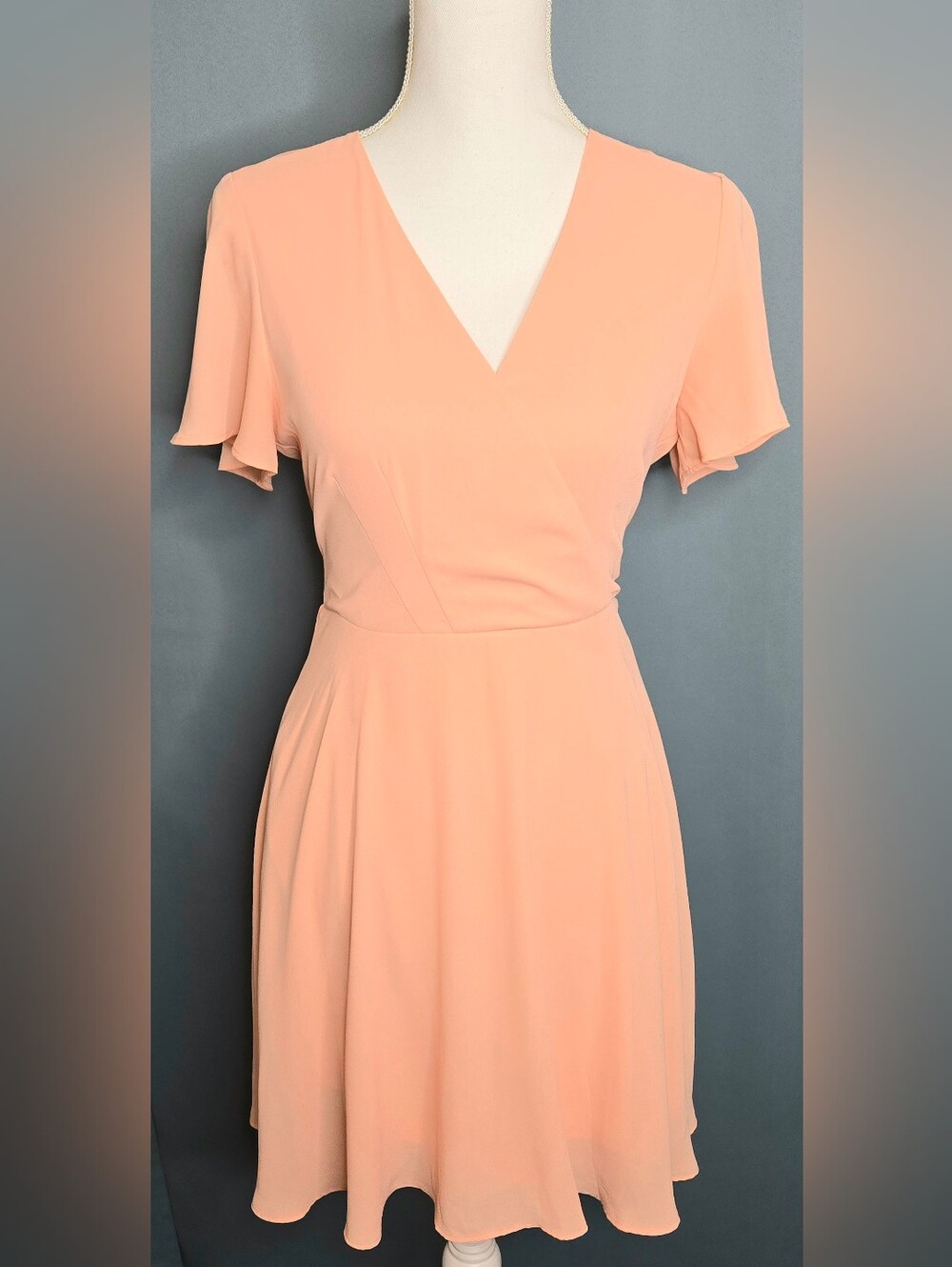Express Peach Faux Wrap Fit & Flare Dress Flutter Sleeve Keyhole Back NWOT 4